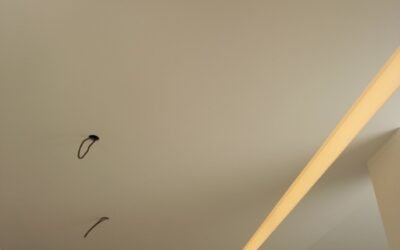 Installation d’un éclairage plafond par bandeau led de marque VANDA dans une cuisine